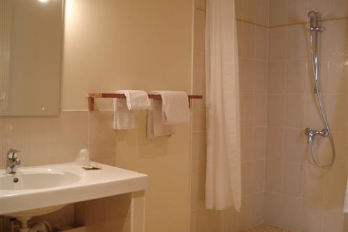 Salle de Bains PMR